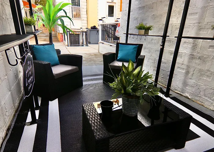 Hugh\'S And Nora\'S Place To Stay