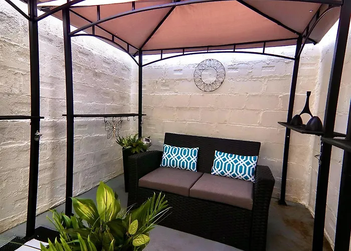 Hugh\'S And Nora\'S Place To Stay